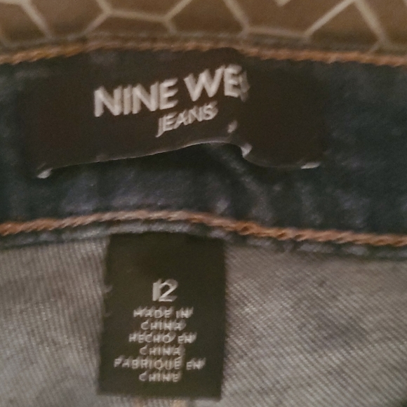 9 West cutoff jean capris - Picture 4 of 4